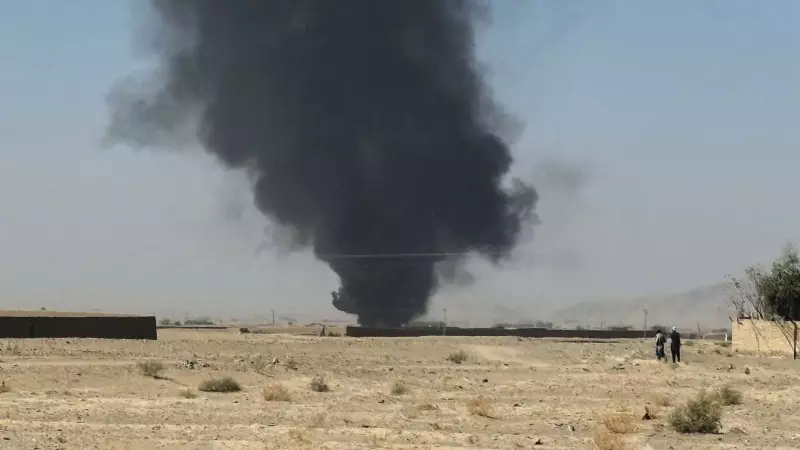 Afghanistan-Pakistan Border Clashes Escalate: Military Strikes & Diplomatic Fallout Explained