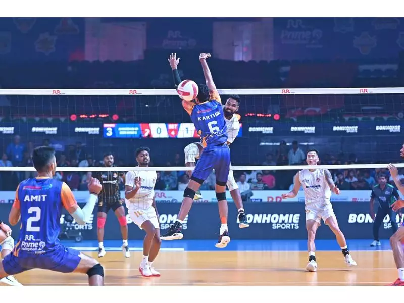 Ahmedabad Defenders Shatter Mumbai Meteors' Unbeaten Streak in PVL 2025 Thriller!