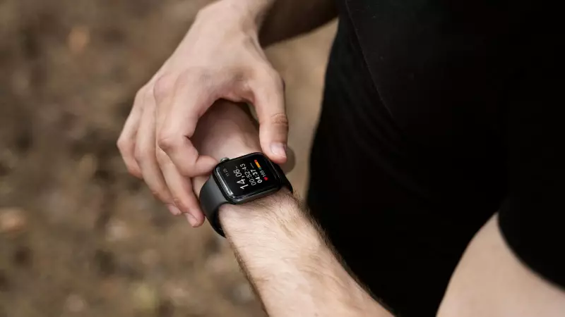 Apple Watch Saves Indian Man's Life: How This Smartwatch Detected a Silent Heart Attack in Madhya Pradesh