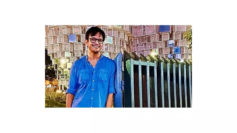 Bengali Actor Riju Biswas Sparks Saree Controversy, Files Police Complaint Against Online Trolls