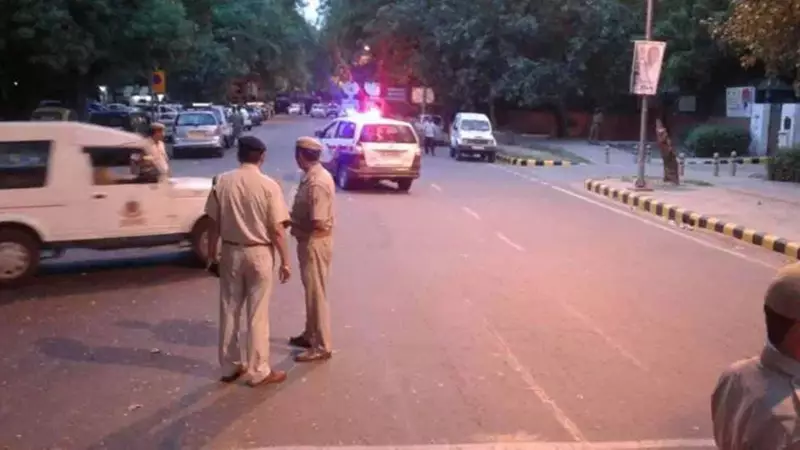 Bihar Man Found Dead in Car Near Delhi's Anand Vihar Railway Station: Police Probe Mysterious Death