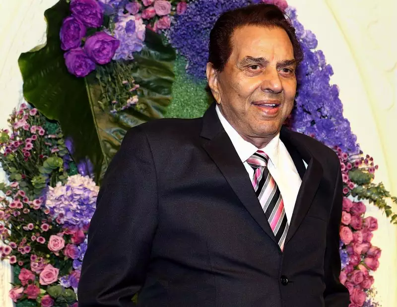 Bollywood Legend Dharmendra Passes Away at 89 After Long Illness
