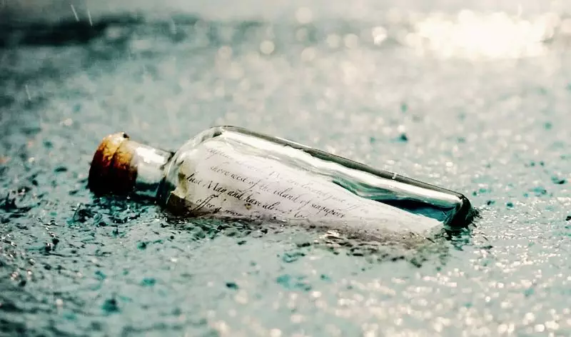 Century-Old WWI Soldier's Message in Bottle Washes Ashore on Australian Beach