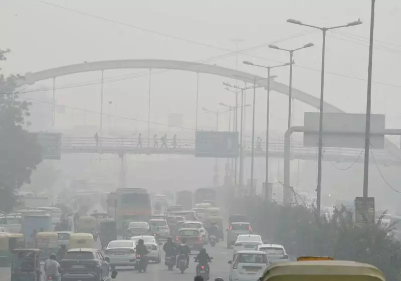 Delhi Air Quality Remains Very Poor with AQI at 381