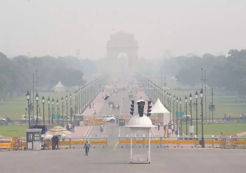 Delhi Chokes: Post-Diwali Air Quality Plummets to 5-Year Worst, AQI Hits 'Severe Plus'