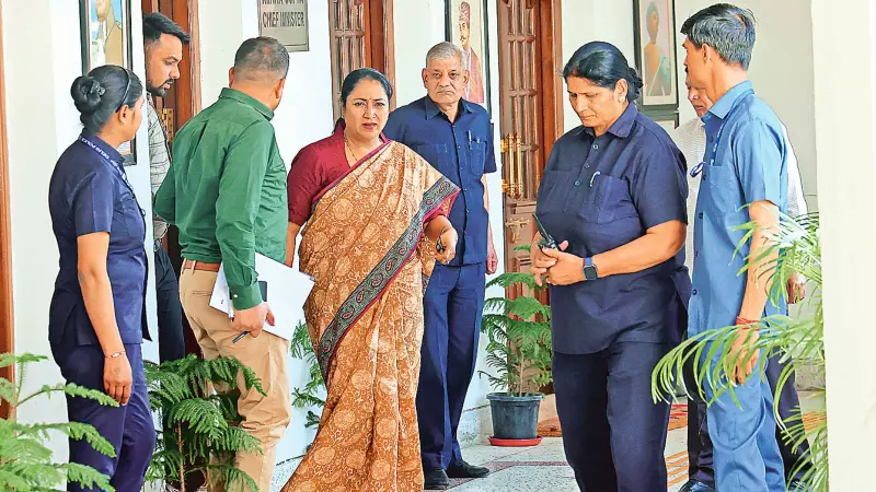 Delhi CM Rekha Gupta Intensifies Dust Pollution Fight, Demands Daily Reports