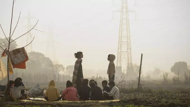 Delhi Shifts Young Students to Hybrid Classes Amid Severe Pollution Crisis