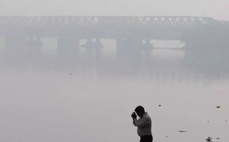Delhi's Air Quality Crisis: No Respite Despite Minor Improvement | National Capital Gasps for Breath