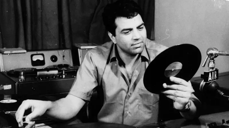 Dharmendra's Legacy: How His Films Defined Romance & Comedy for Generations