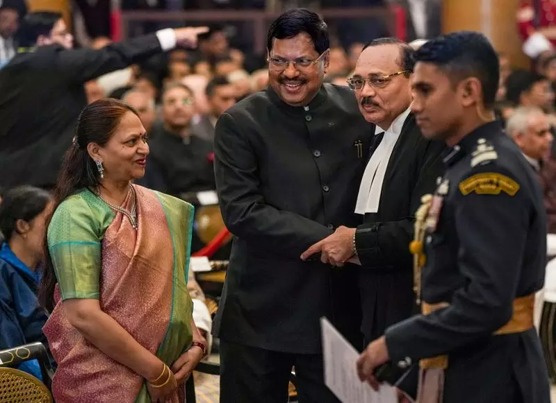 Ex-CJI Gavai Demonstrates Protocol, Leaves Official Car for Successor