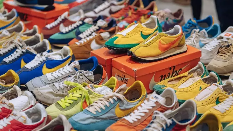 Gen Z's Obsession with Retro Sneakers: Why Vintage Footwear is Back