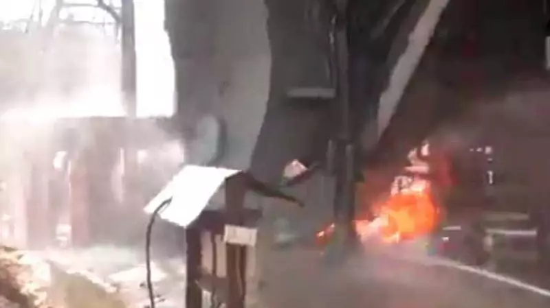 Gorakhpur Oil Plant Fire Rages for 12 Hours, 600 Factories Shut