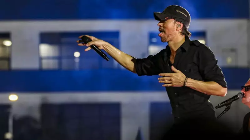High-Tech Heist at Enrique Iglesias Concert: 24 Lakh Worth of Mobile Phones Vanish in Mumbai
