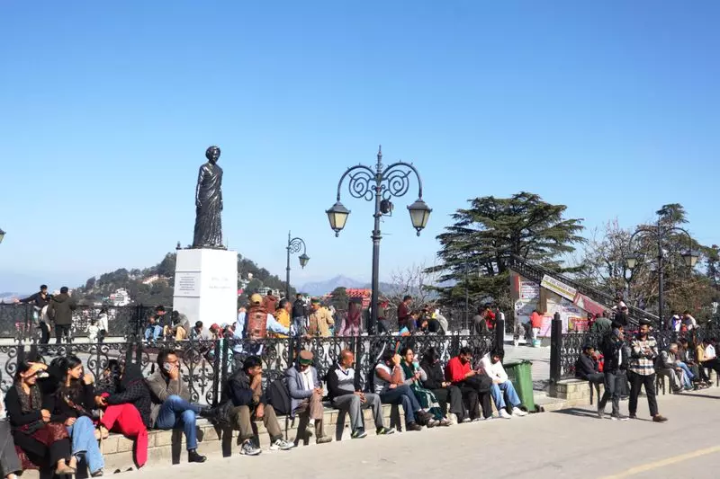 Himachal's Temperature Plummets 5°C as Cold Wave Intensifies