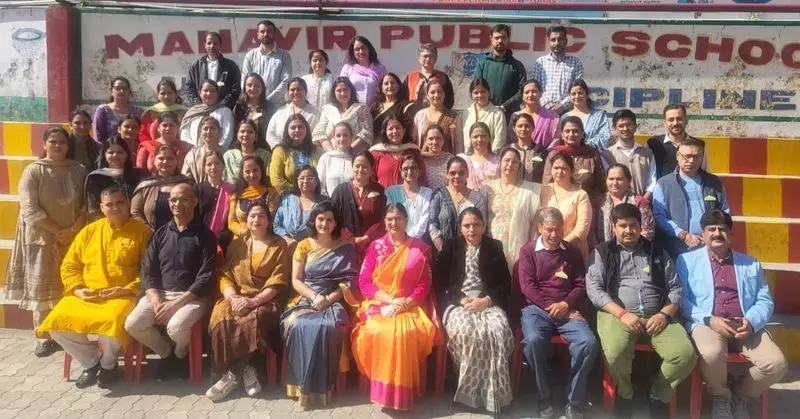 Hindi Course B Workshop Empowers Teachers with Innovative Teaching Strategies