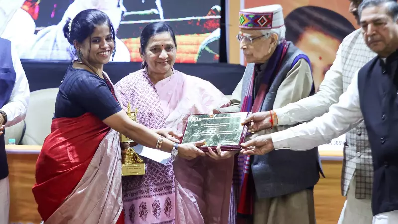 Indian Express Journalist Liz Mathew Wins Dr Mangalam Swaminathan Award
