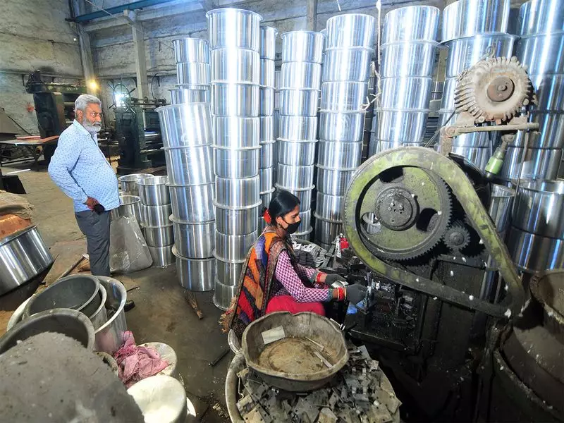 Indian MSMEs Defy US Tariff Pressures, Show Remarkable Resilience in Latest SIDBI Survey
