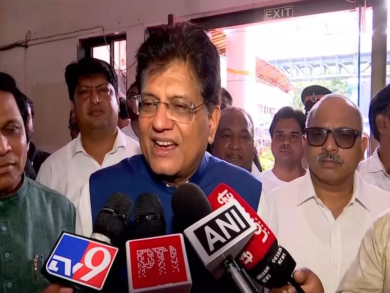 Indian Women's Cricket Team Receives Minister Piyush Goyal's Inspiring Message Ahead of Historic World Cup Final