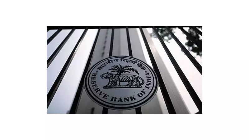 India's Forex Reserves Dip by $1.88 Billion to $686 Billion