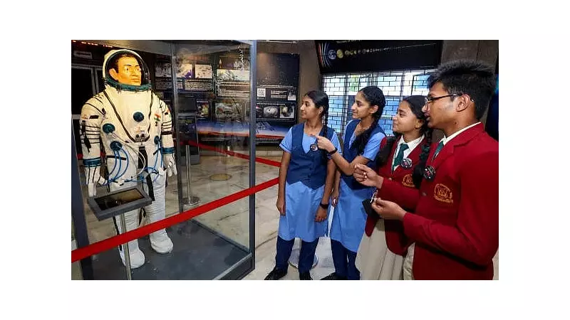 ISRO's Heaviest Satellite GSAT-11 Soars: Jawaharlal Nehru Planetarium Brings Launch to Bengaluru Students