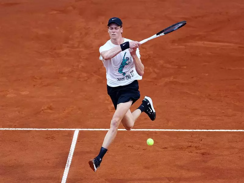 Jannik Sinner Dominates ATP Finals Opener Against Auger-Aliassime