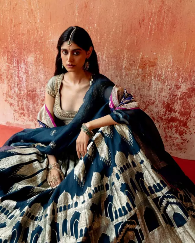 Khushi Shah's Fashion: Where Heritage Meets Modernity in Indian Design
