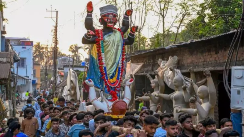 Kolkata Traffic Alert: Kali Puja 2025 Brings Major Road Closures on October 20 - Full Advisory Here