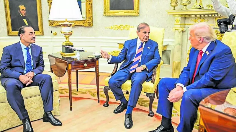 Pakistan's Constitutional Overhaul: What It Means for Army Chief Munir