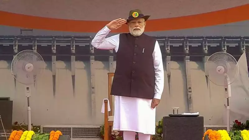 PM Modi Honors Sardar Patel on National Unity Day | Kashmir Reference Makes Waves