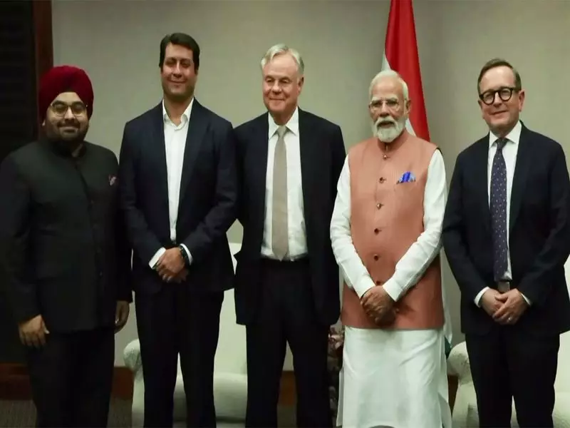 PM Modi Meets Naspers Chairman Koos Bekker in Johannesburg, Boosts Tech Ties