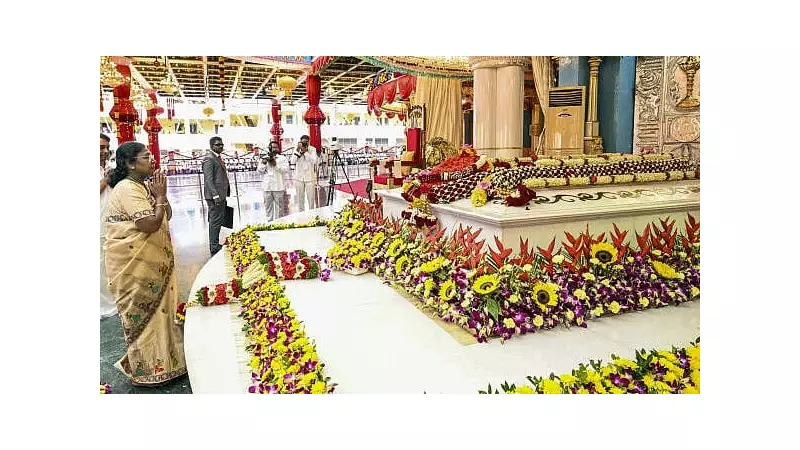 President Murmu Honors Sri Sathya Sai Baba's Centenary in Puttaparthi