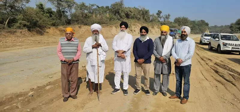 Punjab Volunteers Build 8-km Road Without Government Funding