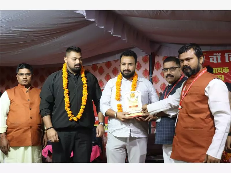 Sandeep Khasa Honoured at 17th Vishal Chhath Puja Samaroh in Gurgaon for Community Service