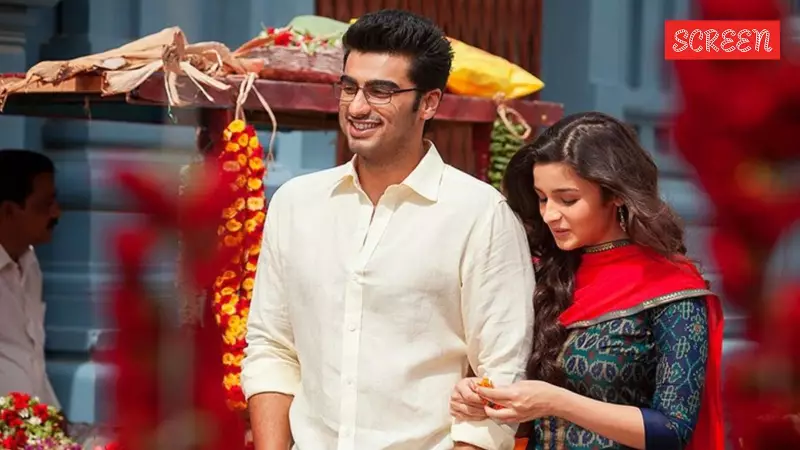 Shah Rukh Khan & Priyanka Chopra Almost Starred in 2 States! Chetan Bhagat Reveals Why He Wasn't Convinced About Alia Bhatt & Arjun Kapoor