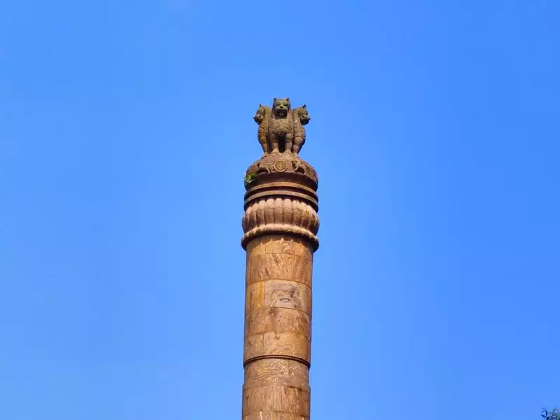 Shocking Video: Ancient Ashoka Pillar Damaged by Vehicle in Meerut, Sparks Public Outrage
