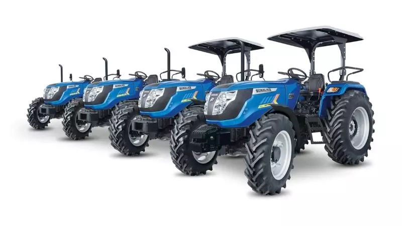 Sonalika Enters Guinness World Record with 350 Tractor Delivery
