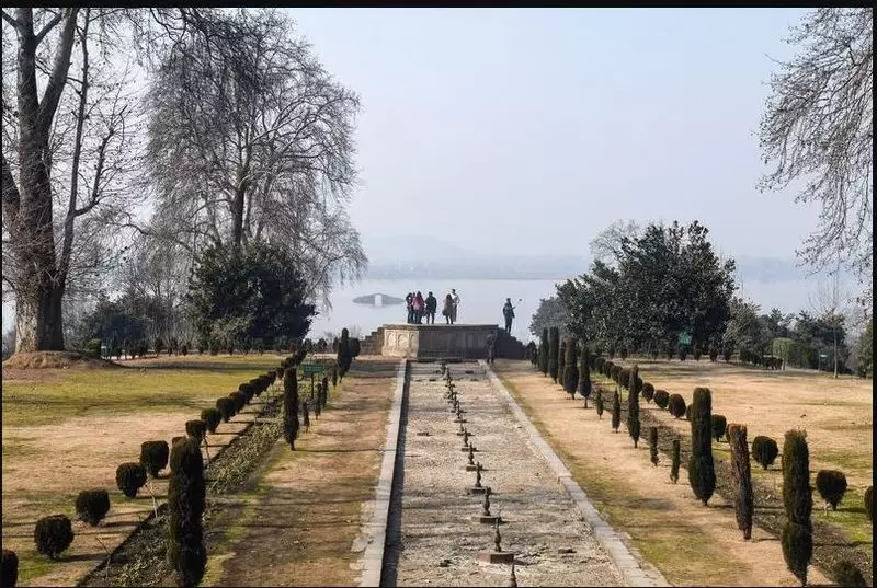 Srinagar Records Season's Coldest Night at -2.1°C, Mercury Plummets