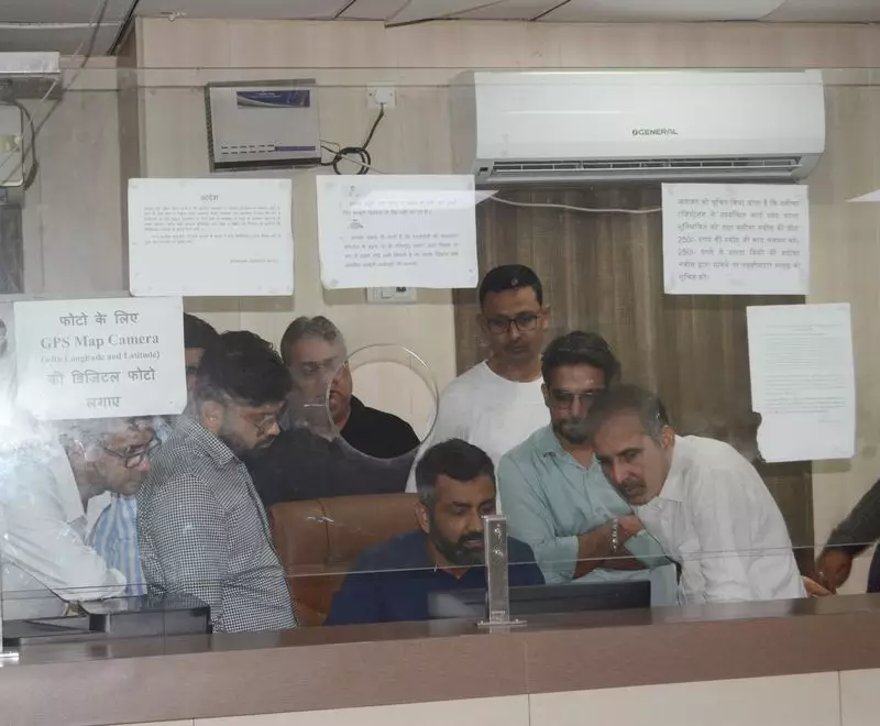 Technical Glitches Disrupt Haryana's Paperless Land Registration in Karnal