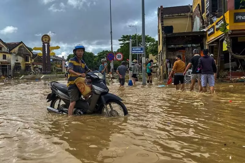 Vietnam Floods Death Toll Reaches 90, Rescue Operations Intensify