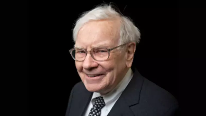 Warren Buffett Dumps $4.3 Billion Alphabet Stake, Adjusts Apple Position