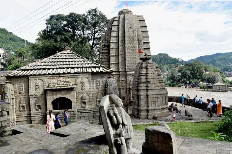Whispers in Stone: Amrit Bolaria's Captivating Journey Through Mandi's Ancient Temples
