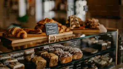7 Oldest Bakeries in India Keeping Christmas Traditions Alive