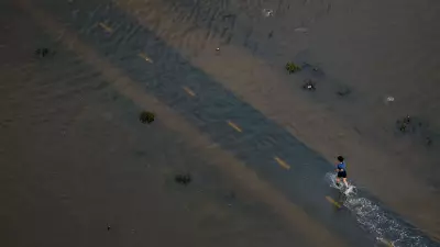 Ancient African Rocks Reveal Earth's Violent, Blue Beginnings 3.5 Billion Years Ago