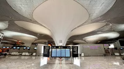 Navi Mumbai Airport Sees 71-83% Passenger Load on Day 1, Traffic Spikes Overnight