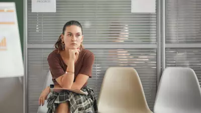 Waiting Room Anxiety: 5 Key Signs and Expert Coping Strategies