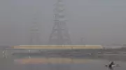 Delhi Chokes Under 'Very Poor' Air Quality as Shallow Fog Worsens Visibility Crisis