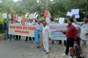 Delhi Hospital Workers Demand Permanent Jobs & Daily Allowance in Massive Protest