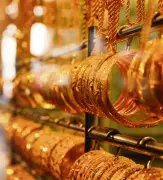 Gold Prices Tumble to ₹121,290 per 10g as US-China Trade Truce Dampens Safe-Haven Demand
