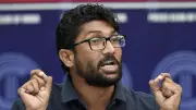 Gujarat Congress Rallies Behind Jignesh Mevani Amid Police Criticism