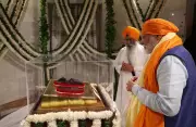 President Murmu, PM Modi Lead Nation in Honoring Guru Gobind Singh on Prakash Purab